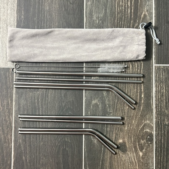 Set of Metal Straws with Cleaners and Pouch - Picture 2 of 2